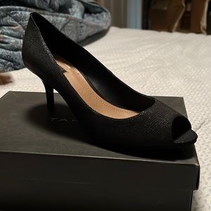 Tabard Peep-Toe Pumps kitten heel- never been worn